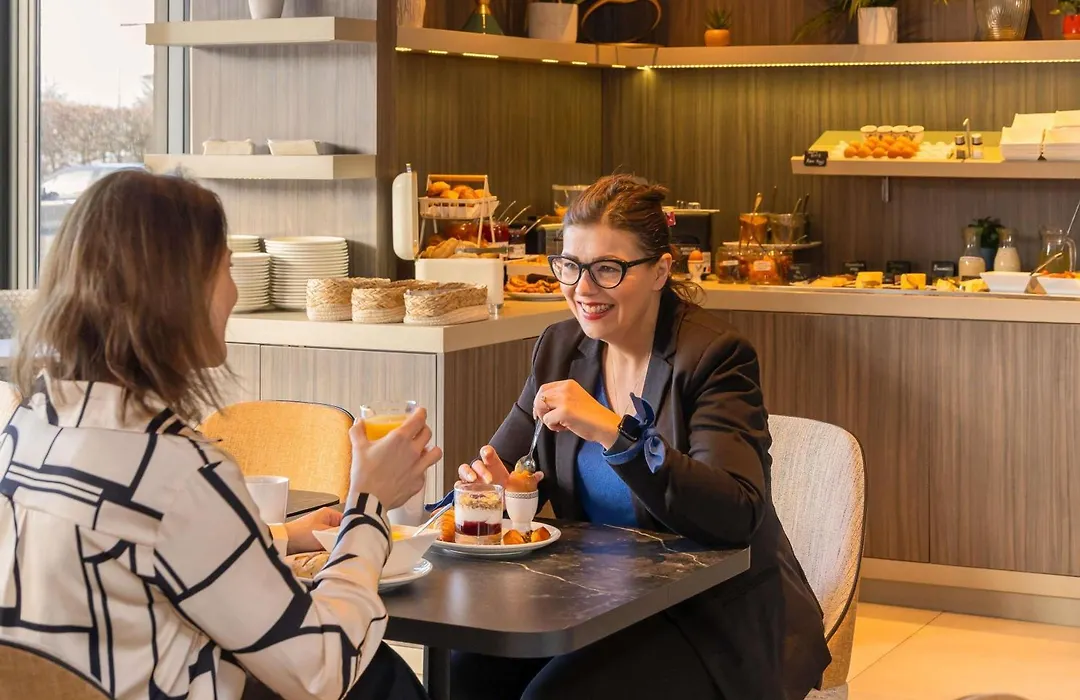 ibis Styles Saint-Quentin-1